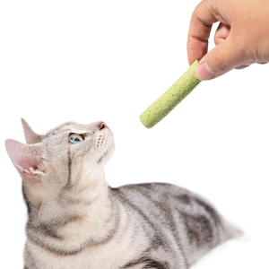 Bâtonnets d'herbe pour chat lyophilisés pour enlever les poils de chat en conserve avec logo personnalisé friandises pour chat - Product Image 2