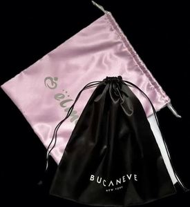 Bolsa de Compras Moderna de Satén con Cordón, con Logotipo Personalizado, Impresión Serigráfica con Patrón Geométrico, para Zapatos y Bolsos - Product Image 1