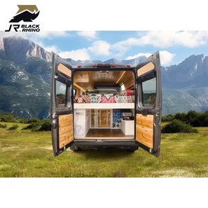 Van camping-car camping-car camping-car camping-car avec panneaux solaires