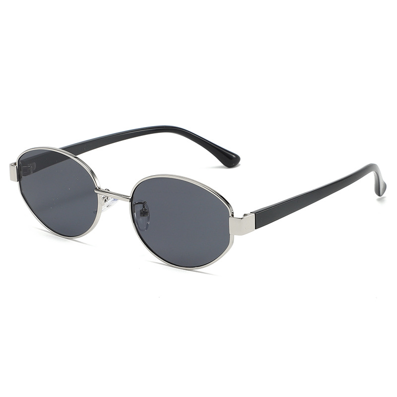 Cornice argento, pezzo nero grigio, tacco nero