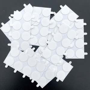 Cinta adhesiva acrílica transparente de doble cara con asa para fijar globos y pegar carteles, troquelada a medida - Product Image 1