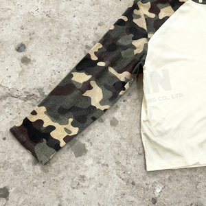 T-shirt <span class=keywords><strong>Termica</strong></span> Vintage a <span class=keywords><strong>Maglia</strong></span> Waffle con Vestibilità Ampia Personalizzata, Maglietta Streetwear Camouflage a Maniche Lunghe Oversize con Lavaggio Acido per Uomo - Product Image 4