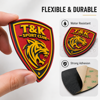 Écusson 3D personnalisé en PVC en relief, logo tigre, badge en caoutchouc texturé rouge et jaune, étiquettes de vêtements pour clubs sportifs et marques d'équipes