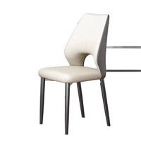 Chaise de salle à manger de style italien moderne et minimaliste, avec dossier en cuir et structure métallique, personnalisable, sensation de luxe haut de gamme pour la maison