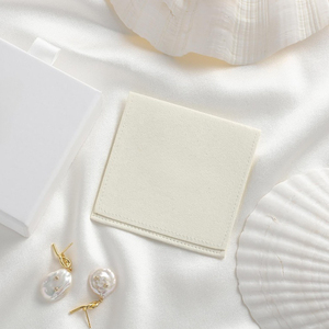 Pochette de rangement pour bijoux personnalisée avec logo imprimé, en microfibre légère de luxe, petite, avec rabat - Product Image 3