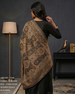Abaya Islámica de Alta Calidad para Mujer con Diseño Moderno y Modesto, Material de Viscosa Suave, Estampado Floral, Temporada de Invierno - Product Image 2