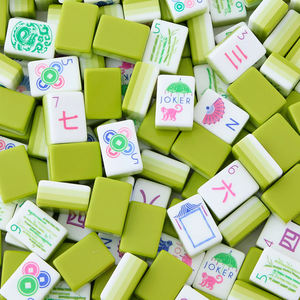 Jeu de tuiles de mahjong moderne en mélamine acrylique américaine personnalisé, jeu de mahjong mignon, cadeau de mahjong de Singapour, de Japon, de Malaisie, artisanat - Product Image 1