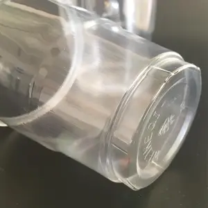 Gelas plastik bening transparan Pp sekali pakai 700ml Logo kustom cangkir susu teh gelembung dengan tutup
