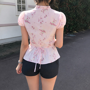 เสื้อเบลาส์ฝรั่งเศสแขนพองผูกเชือกหน้าคอเสื้อพิมพ์ลายดอกไม้น่ารักสำหรับผู้หญิง - Product Image 5