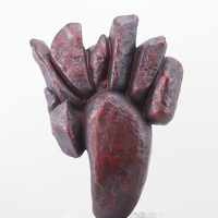 Sculpture en métal abstraite en forme de cœur avec base en marbre, statue en bronze rouge faite à la main pour la décoration de la maison, de l'hôtel ou de la table