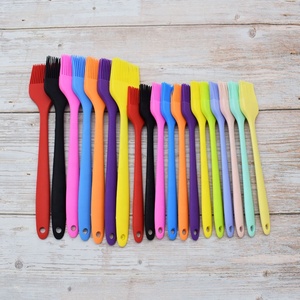 Commercio all'ingrosso piccola cucina in Silicone imbastitura spazzola per uso alimentare Barbecue strumento per <span class=keywords><strong>la</strong></span> crema di pane pasticceria taglio - Product Image 1