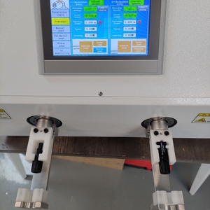 Machine de serrage de vis et d'écrous à double station haute efficacité, outil de torsion semi-automatique à haut rendement pour connecteurs solaires photovoltaïques - Product Image 3