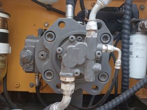 Excavadora de cadenas Volvo EC210 de 21 toneladas de segunda mano, con motor, caja de cambios, cojinetes y bomba originales usados, capacidad de cucharón de 1m, certificación CE - Product Image 4