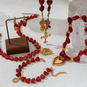 Ensemble de bijoux pour femmes, collier clavicule en acier inoxydable avec perles en acrylique rouge en forme de cœur, certifié CE, très vendu - Product Image 6