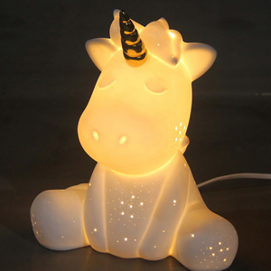 Lámparas de escritorio de <span class=keywords><strong>unicornio</strong></span> OEM de fábrica, diseño único, decoración de dormitorio para niños, lámparas de luz nocturna artesanales con forma de dibujos animados bonitos - Product Image 2