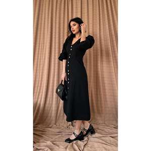 เดรสผ้าลินินสีดำสไตล์วินเทจติดกระดุม แขนพอง ความยาวปานกลาง สไตล์ลำลองสำหรับผู้หญิง - Product Image 2