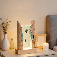 Lampe en résine artisanale tortue et plongeur, veilleuse océanique avec base en bois pour la décoration de la maison, de la chambre à coucher, du chevet et du bureau (vente en gros)
