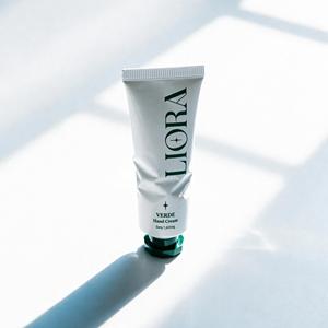 Crème pour les mains Liora Verde 50 ml hydratante anti-rides pour des mains douces et lisses - Product Image 1