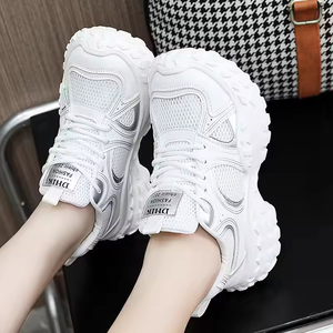 LYKU BN8805 Zapatillas Deportivas para Mujer Ligeras, de Moda, Transpirables de Malla para Verano, con Suela Gruesa Elevada, con Cordones y Antideslizantes - Product Image 1