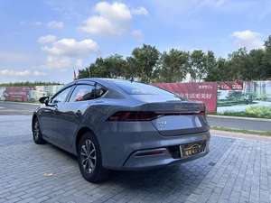 Qin PLUS <span class=keywords><strong>DM</strong></span> Modèle 2023 Édition Champion <span class=keywords><strong>DM</strong></span>-i 55KM Autonomie NEDC 501-600km Moteur 100-150kW Gris Foncé Extérieur Couleurs de Lumière Bicolores - Product Image 4