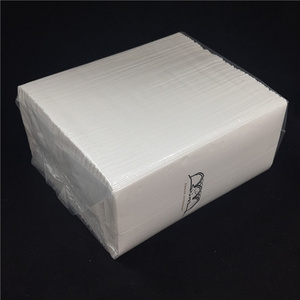 Chine <span class=keywords><strong>Pas</strong></span> <span class=keywords><strong>Cher</strong></span> Jetable Meilleure Qualité Couleur Personnalisée Blanc Logo 2 Plis 1/8 Pli 40*40cm Dîner Matelassé Serviettes <span class=keywords><strong>En</strong></span> <span class=keywords><strong>Papier</strong></span> pour Restaurant - Product Image 5