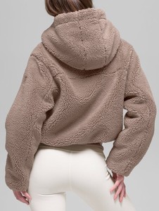 Chaqueta de invierno para mujer, cálida y cortavientos, con cremallera completa, capucha alta, forro polar Sherpa y lana de cordero, con logotipo personalizado, fabricada a medida - Product Image 2