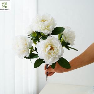 Bouquet de 5 <span class=keywords><strong>petites</strong></span> pivoines artificielles en soie blanches pour la Saint-Valentin et la décoration de mariage et de la maison (vente en gros) - Product Image 3