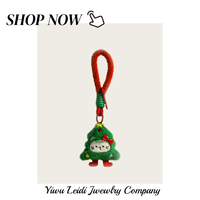 Porte-clés en peluche de Noël mignon et doux, cordon de poignet moelleux, pendentif figurine Père Noël, chat, bonhomme en pain d'épices, sapin de Noël, couronne, breloque de sac