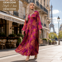 Nouvelle Robe Longue Ample 2026 Personnalisée en Satin Brillant à Imprimé Floral Rétro, Col en Dentelle, Manches Évasées et Taille à Nouer |   Abaya pour soirée islamique