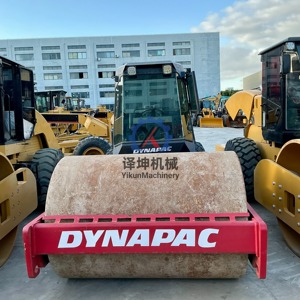 Rouleau compresseur vibrant à tambour unique DYNAPAC CA301D d'occasion avec moteur diesel Cummins 6BT5.9, puissance de 113 kW pour le compactage du sol - Product Image 1