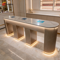 Table de manucure professionnelle de luxe pour salon de manucure moderne, avec plateau en marbre blanc, collecteur de poussière et éclairage LED