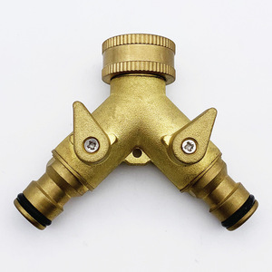 Divisor de agua tipo Y de latón, conectores de 1/2 pulgada para riego de jardín, adaptador de manguera duradero - Product Image 1