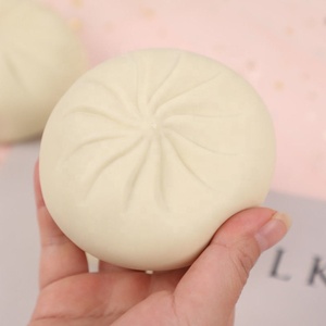 Petit jouet anti-stress sensoriel en forme de boulette moelleuse, boulette vapeur à presser pour soulager le stress, jouet de décompression pour filles et garçons - Product Image 1