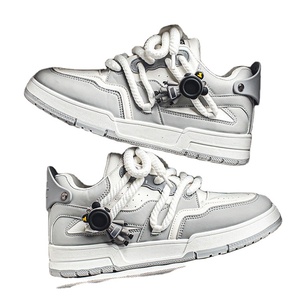 Venta al por mayor directa <span class=keywords><strong>de</strong></span> fábrica, zapatillas unisex, zapatillas bajas <span class=keywords><strong>para</strong></span> <span class=keywords><strong>hombre</strong></span>, zapatillas <span class=keywords><strong>de</strong></span> moda <span class=keywords><strong>para</strong></span> caminar, zapatillas <span class=keywords><strong>para</strong></span> <span class=keywords><strong>hombre</strong></span>. - Product Image 1