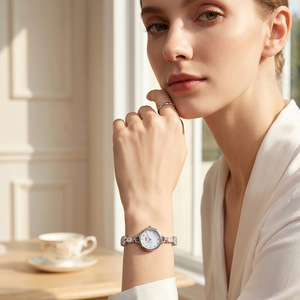 Montre de luxe pour femme avec bracelet en nacre et diamants, montre à quartz simple, élégante et étanche - Product Image 2