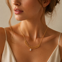 Collier ras du cou tendance en chaîne à maillons multicouches plaqué or avec perles de riz et pendentif ovale en zircon transparent, style luxe léger