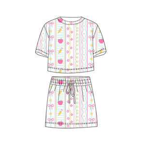 Ensemble décontracté respirant en coton et élasthanne pour bébés filles, avec short et chemise, motif pomme, collection rentrée scolaire, style boutique personnalisé - Product Image 2