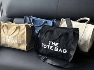 Borsa <span class=keywords><strong>Tote</strong></span> in Tela con Logo Personalizzato, Colore Unico, Design Elegante con Scritte per Donne - Product Image 3