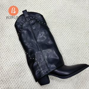 Usine directe en gros Vintage <span class=keywords><strong>bottes</strong></span> femmes Western <span class=keywords><strong>Cowboy</strong></span> <span class=keywords><strong>bottes</strong></span> chaussures décontractées Rivets décoratifs concepteur <span class=keywords><strong>bottes</strong></span> au genou femmes - Product Image 2