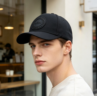 Casquettes de baseball sportives classiques noires de haute qualité 100% coton, rayées, avec trous découpés au laser, patch en caoutchouc et logo personnalisé pour hommes