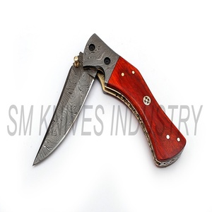Pakka-navaja plegable de Damasco con mango de madera, hecha a mano, con funda de cuero (smk1226) - Product Image 4