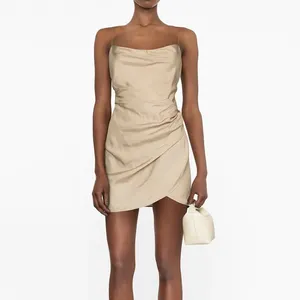 Tasarımcı moda bayanlar kapalı omuz seksi kaşkorse Slim Fit toplanan Mini elbise kısa etek