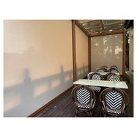 Pergola élégante pour terrasse de restaurant et café