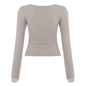 Camiseta de Manga Larga con Cuello en V, Ajustada, con Detalle de Volantes y Encaje, Estilo Casual y Ecológico, Minimalista, al por Mayor para Mujer - Product Image 6