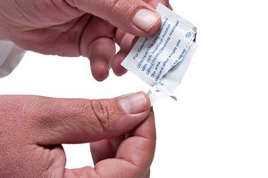 personalizado húmeda estéril grande industrial 70 70% médicos de etilo de alcohol isopropílico toallitas para teléfono - Product Image 2
