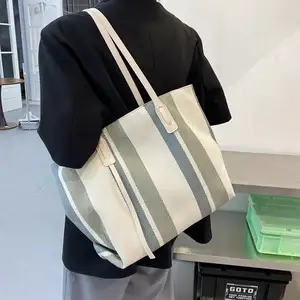 Yüksek kaliteli kadın tuval omuzdan askili çanta özel Logo Crossbody geri dönüşümlü alışveriş çantası fermuar Tote keten çantalar