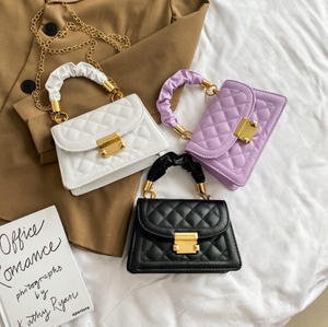 Sac à main en perles pour femmes, sophistiqué, fait à la main, avec des lanières, des fleurs avec des perles, résistant à l'eau, fermeture magnétique - Product Image 1