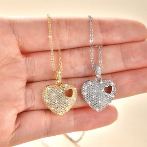 Collar con Colgante de Corazón Hueco en Cobre Ecológico con Zirconia y Baño de Oro de 14k, Joyería de Moda para Regalo de Parejas - Product Image 6