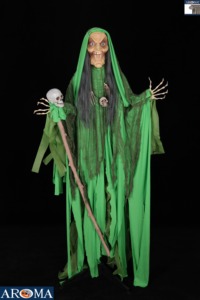 AROMA Sorcière sur pied grandeur nature, décoration d'Halloween effrayante avec baguette, yeux clignotants et sons sinistres pour maisons hantées, fêtes et bars - Product Image 4