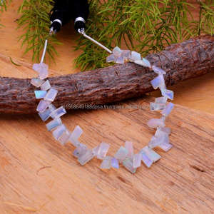 Perles de cristal à facettes en opale éthiopienne de forme géométrique exclusive de meilleure qualité naturelles pour la fabrication de bijoux d'art créatif - Product Image 1